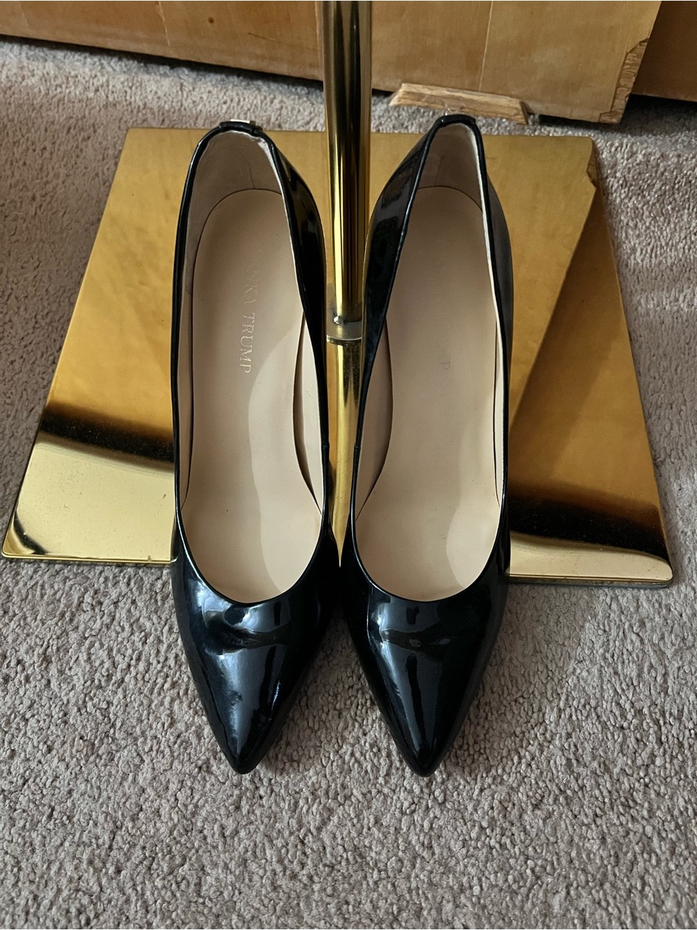 Ivanka Trump Black Patent Pointed-Toe Women's Pumps size 9.5 heel height 4.5”